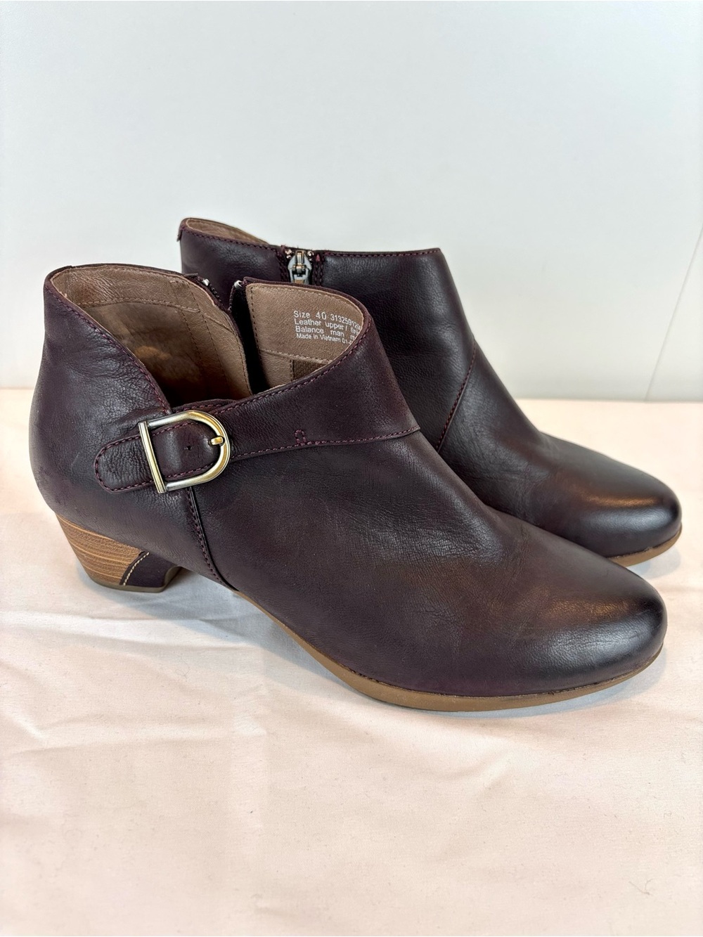 Dansko Darbie Dark Purple Leather Ankle Booties Low Heel Buckle Strap 40/9.5-10